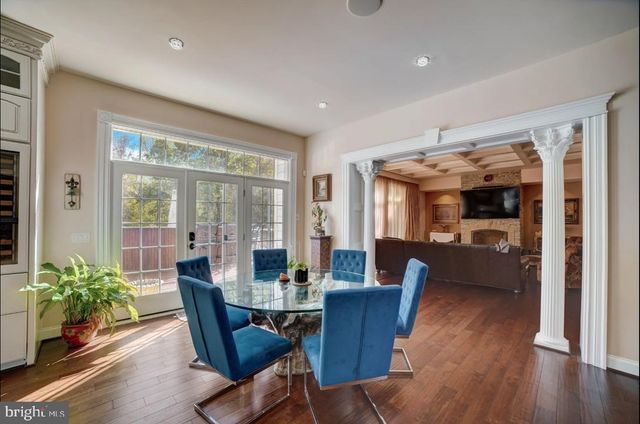 11561 STUART MILL RD, Oakton, VA 22124