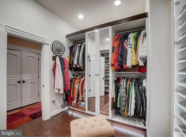 11561 STUART MILL RD, Oakton, VA 22124