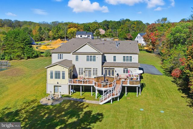 11561 STUART MILL RD, Oakton, VA 22124