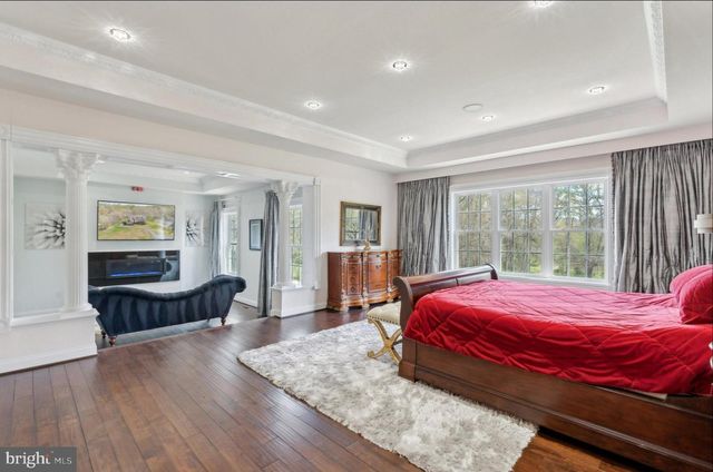 11561 STUART MILL RD, Oakton, VA 22124