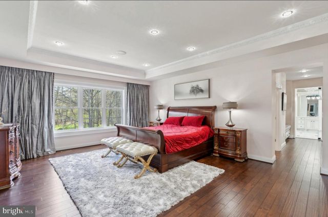 11561 STUART MILL RD, Oakton, VA 22124