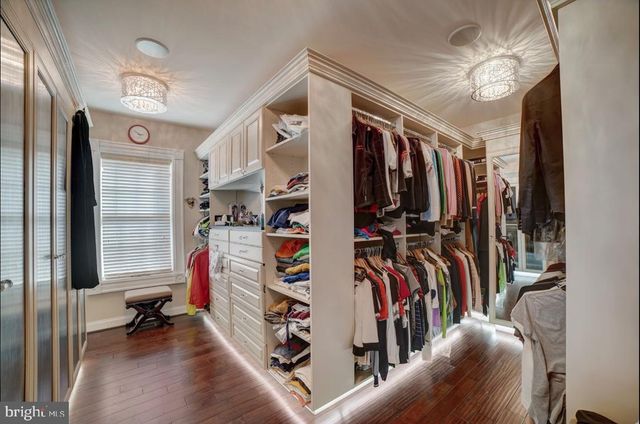 11561 STUART MILL RD, Oakton, VA 22124