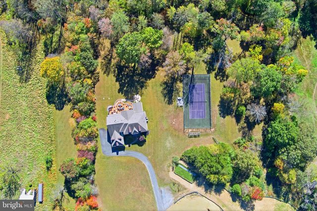 11561 STUART MILL RD, Oakton, VA 22124