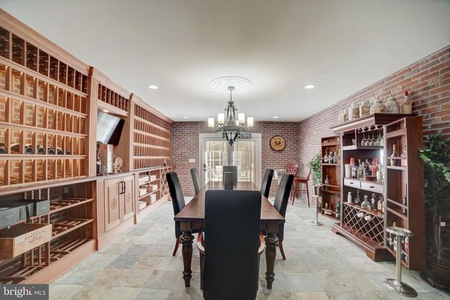 11561 STUART MILL RD, Oakton, VA 22124
