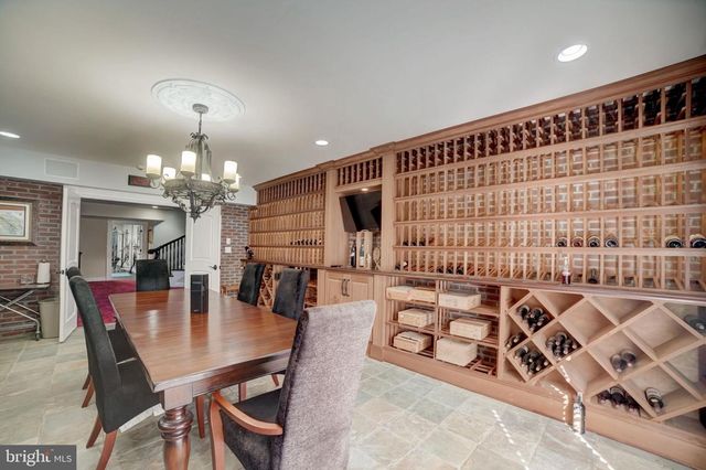 11561 STUART MILL RD, Oakton, VA 22124
