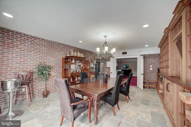11561 STUART MILL RD, Oakton, VA 22124