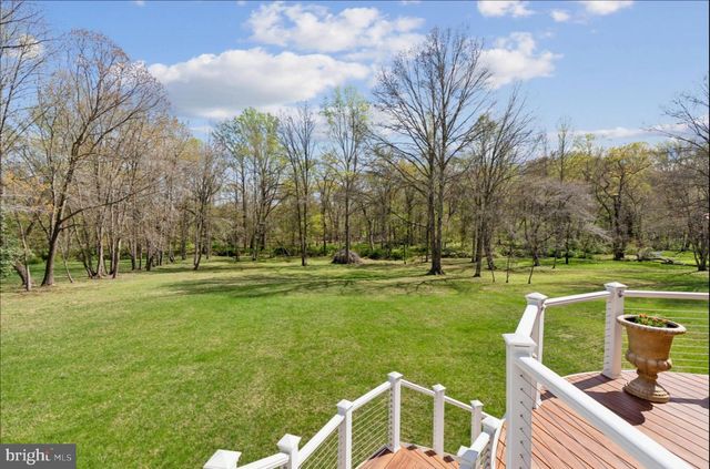 11561 STUART MILL RD, Oakton, VA 22124