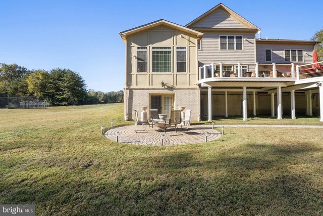 11561 STUART MILL RD, Oakton, VA 22124