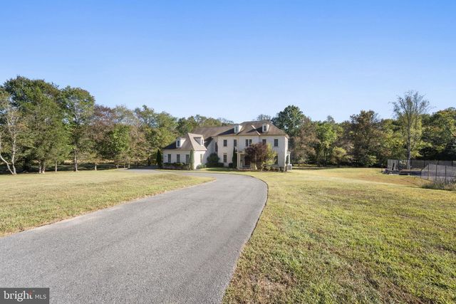 11561 STUART MILL RD, Oakton, VA 22124