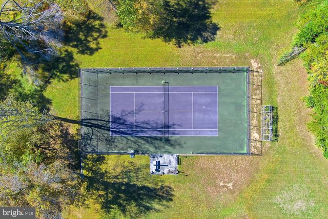11561 STUART MILL RD, Oakton, VA 22124