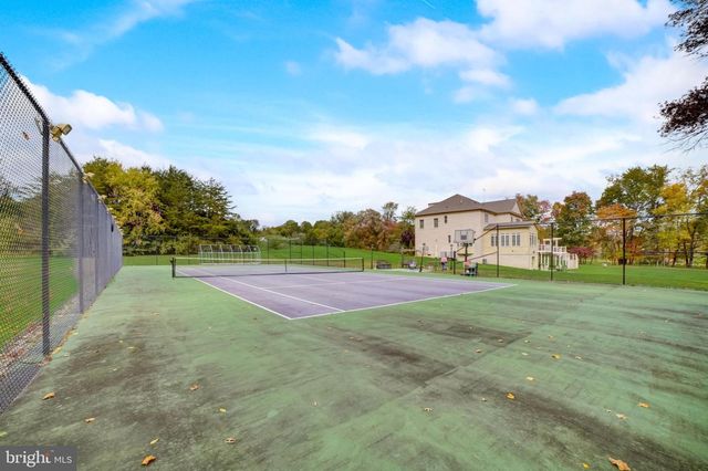 11561 STUART MILL RD, Oakton, VA 22124