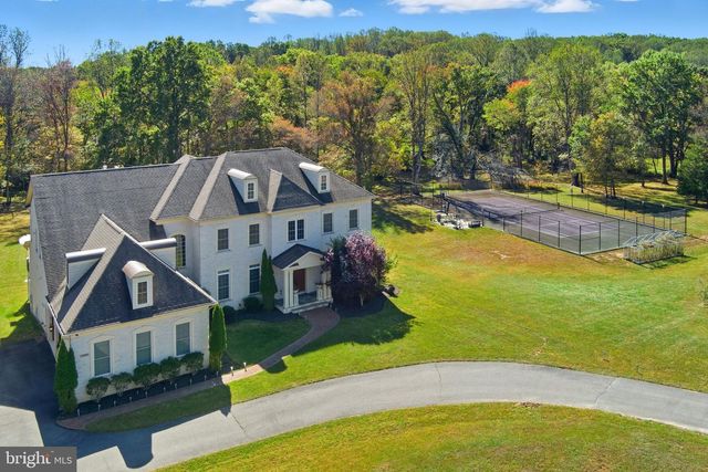 11561 STUART MILL RD, Oakton, VA 22124