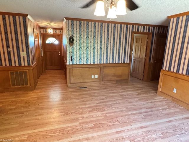 6543 NC Highway 66 S, King, NC 27021