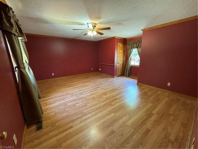 6543 NC Highway 66 S, King, NC 27021