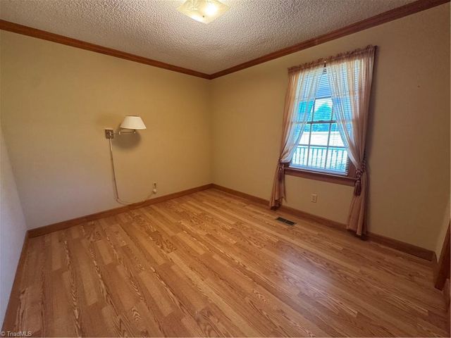 6543 NC Highway 66 S, King, NC 27021