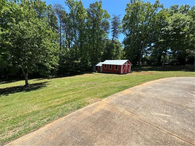 6543 NC Highway 66 S, King, NC 27021
