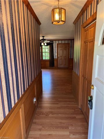 6543 NC Highway 66 S, King, NC 27021