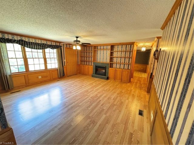 6543 NC Highway 66 S, King, NC 27021