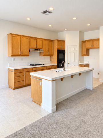 6100 Ravenna Way, Elk Grove, CA 95757