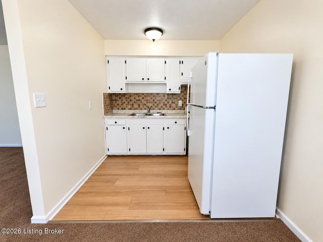1718 Tempest Way 2, Louisville, KY 40216