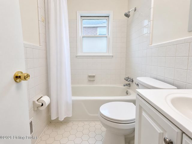 1718 Tempest Way 2, Louisville, KY 40216