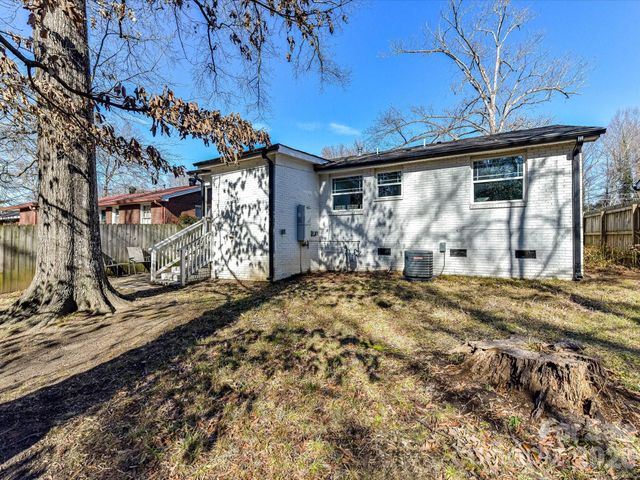 1800 Finchley Drive, Charlotte, NC 28215