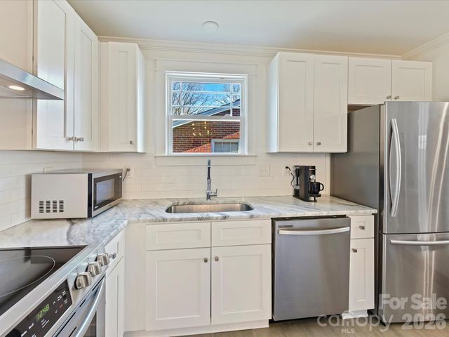 1800 Finchley Drive, Charlotte, NC 28215