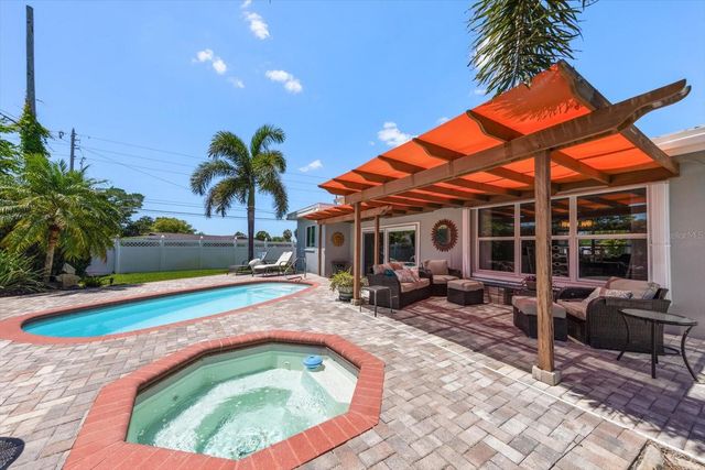 13996 BARBADOS DRIVE, Seminole, FL 33776