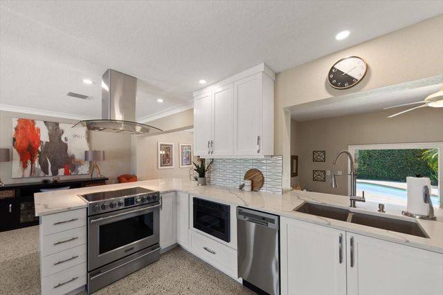 13996 BARBADOS DRIVE, Seminole, FL 33776