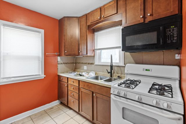 1041 6th Street E, Saint Paul, MN 55106