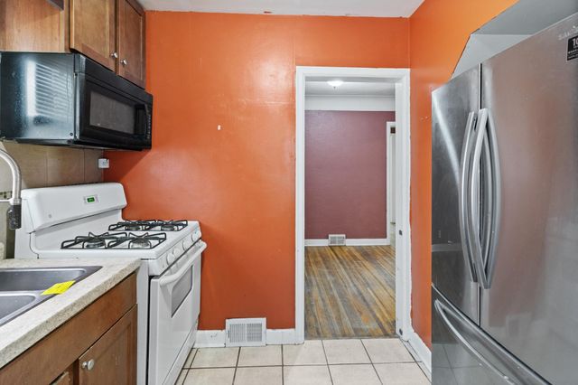 1041 6th Street E, Saint Paul, MN 55106