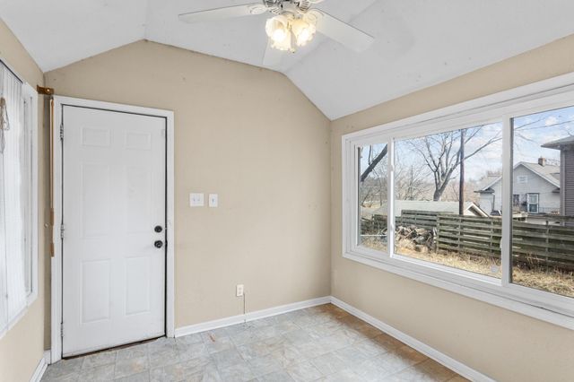 1041 6th Street E, Saint Paul, MN 55106