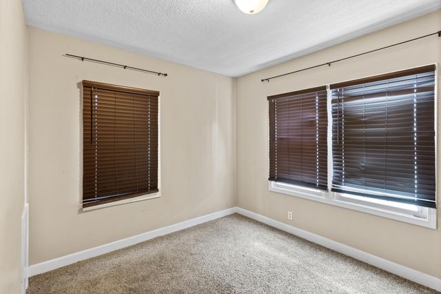 1041 6th Street E, Saint Paul, MN 55106