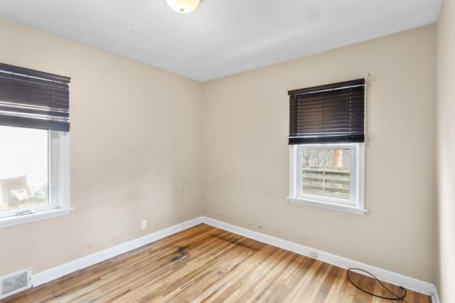 1041 6th Street E, Saint Paul, MN 55106