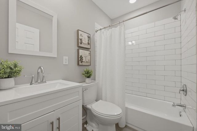 1904 LANCASTER AVE, Wilmington, DE 19805