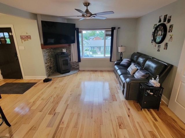 30131 Arrow DRIVE, Burlington, WI 53105