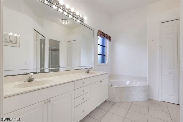 28476 Del Lago WAY, Bonita Springs, FL 34135