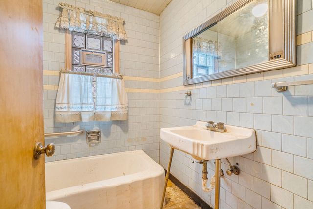 4523 Cameron Avenue, Hammond, IN 46327