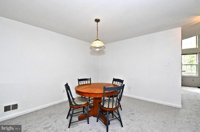 104 AQUEDUCT DR, North Wales, PA 19454