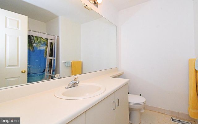 104 AQUEDUCT DR, North Wales, PA 19454