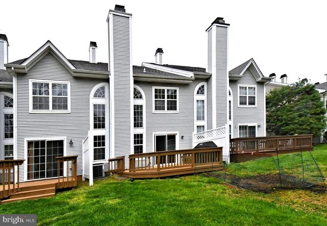 104 AQUEDUCT DR, North Wales, PA 19454