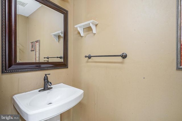427 MOORE BLVD, Clayton, NJ 08312