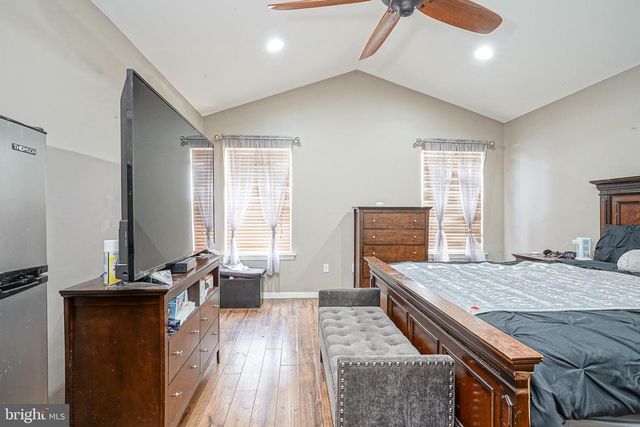 427 MOORE BLVD, Clayton, NJ 08312