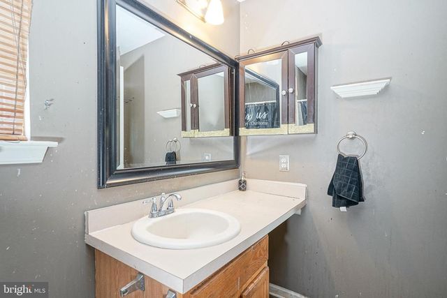 427 MOORE BLVD, Clayton, NJ 08312