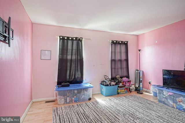 427 MOORE BLVD, Clayton, NJ 08312