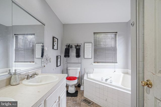 427 MOORE BLVD, Clayton, NJ 08312