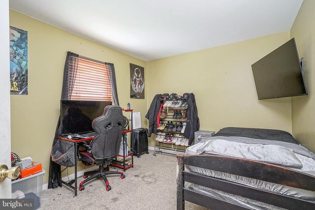 427 MOORE BLVD, Clayton, NJ 08312
