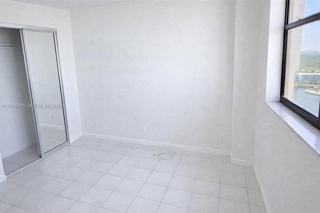 290 W 174th St 2105, Sunny Isles Beach, FL 33160