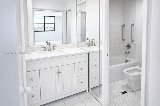 290 W 174th St 2105, Sunny Isles Beach, FL 33160