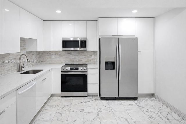 290 W 174th St 2105, Sunny Isles Beach, FL 33160